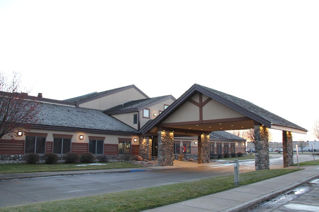 C'Mon Inn Grand Forks Bagian luar foto